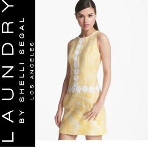Laundry by Shelli segal yellow tweed daisy appliqué sheath dress size 4